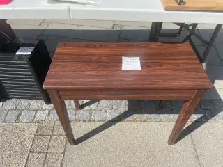 Lille skænk som kan åbnes 