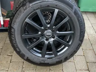 Fælge med vinterdæk 
