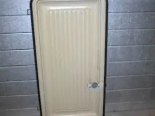   Dør Øverst