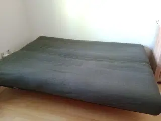 Ny pris! Sovesofa + ny pude +dyne ialt 800 kr