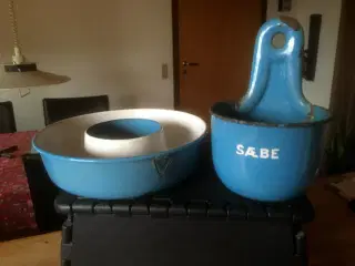 Madam Blå randform, sæbebeholder & gammel randform