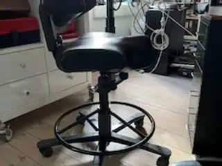 Håg Capisco hæve/sænke skrivebordsstol