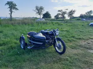 Triumph Bonneville m. Sidevogn