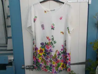 tunika i str. 46 Mixet blomster top i multifarvet