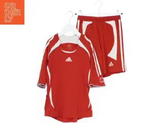 Rød Adidas sportsdragt fra Adidas (str. 152)