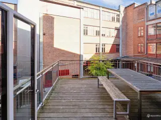 Lyse og højloftede kontorlokaler
