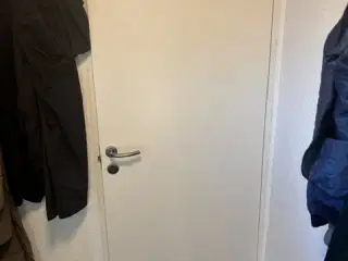 massive glatte hvide Safco dører 5 stk.