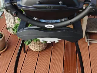 Weber grill Q1200