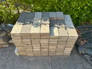 Herregårdssten og grus (gives gratis væk)
