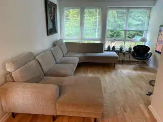 Stor lang sofa (2 år gammel)