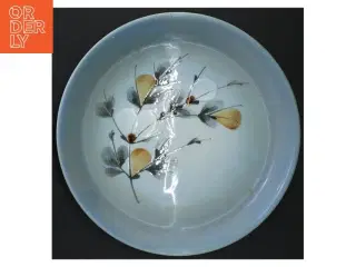 Porcelænsfad med blomstermotiv 967-3893 fra Royal Copenhagen (str. Ø 24 cm)