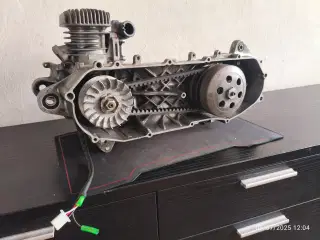 Nyrenoveret lodret minarelli motor 50cc STD