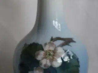 Vase med brombærranke fra Royal Copenhagen 