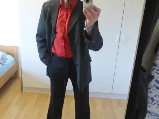 Flot jakkesæt (buks, jakke, skjorte)