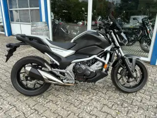 Honda NC750SA SE LED  km5800