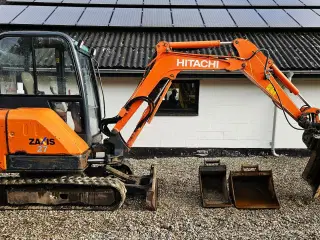 Hitachi ZX27-3 / powertilt og skovlsæt / årgang 2010