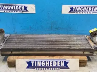 Case 9240 Køler 47503046