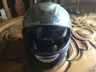 Motorcykelhjelm m.solskærm