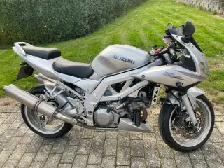 Suzuki sv1000 S