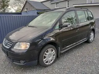 VW Touran 2,0 TDi 140 Highline 7prs