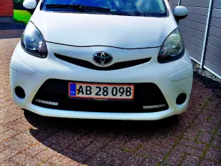 Fin nys  toyota aygo lav km  billig vægtafgift 