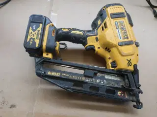 Sømpistol DEWALT DCN660