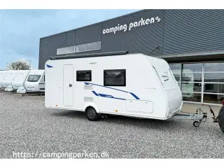 2024 - Caravelair ALBA 460 ARTIC Let rejsevogn med mover, tagmonteret boksmarkise og meget mere - til elbilen