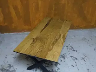 Nyt sofabord i egetræ