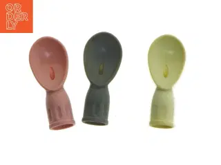 Sæt af tre farverige skeer (str. 6 cm)