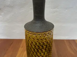 Herman A. Kähler vase med gul/urangul glasur, Sten