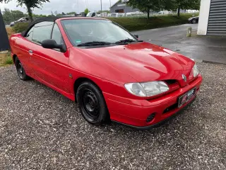 Renault Megan I 1,4 RN classic 4d
