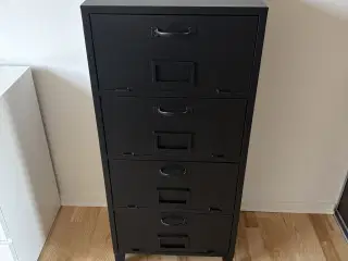 Sort metalkommode i industrielt look