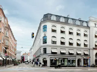 Charmerende kontor med industriel vibe