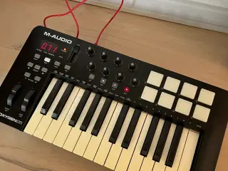 M-Audio Oxygen25, MIDI keyboard 