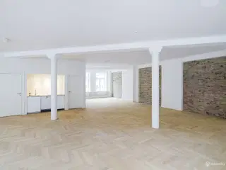 Indbydende kontor i stilsikre rammer