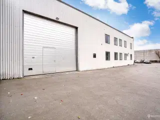 Stort og generelt nyistandsat lagerlejemål.
