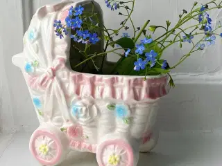 Japansk fajancebarnevogn