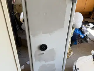 Våbenskab til 9 våben