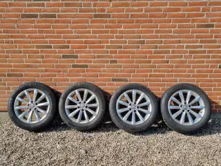Original 17" VW fælge med sommerdæk