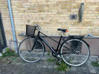 Revel cykel sælges i god stand, med lås 800kr