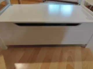 Bænk med opbevaring 