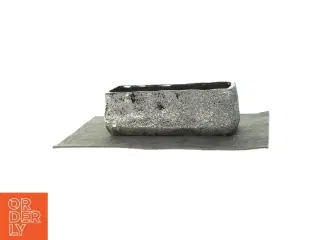 Dekorativ sølvfarvet aflang urtepotteskjuler (str. 28 x 10 x 10cm)