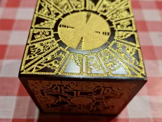 Hellraiser Puzzel Box 