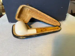 Merskumspibe i etui