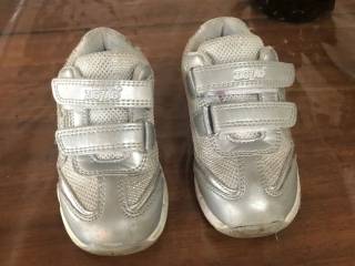 Sneakers med lys str 24