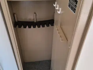 Stort våbenskab/værdiskab