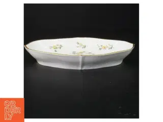 Porcelænsfad med blomstermotiv fra Royal Copenhagen (str. 23 x 16 cm)