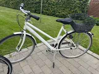 Cykler stk 200kr ,begge cykler 300kr