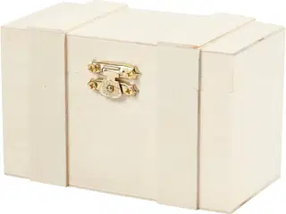 Elegant skattekiste i lyst træ med metal-lås