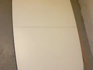 Hvid spisebord med sort kant uden ben